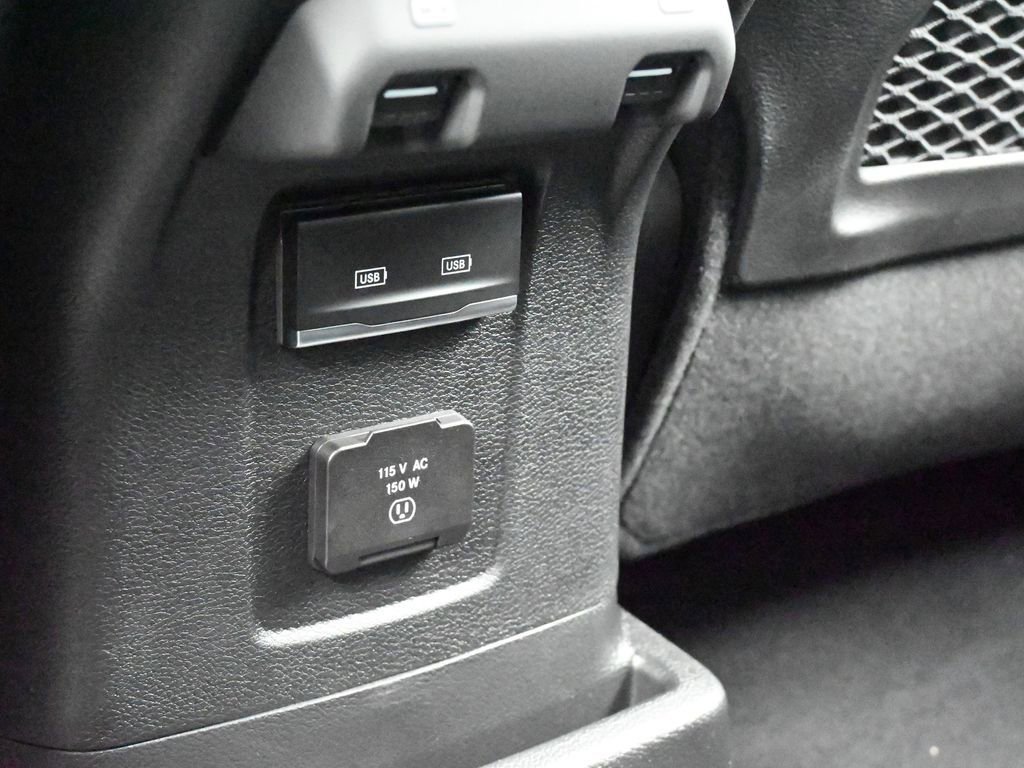 Used 2025 Jeep Wrangler Unlimited Sahara AWD/4WD image 32