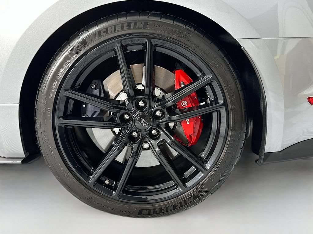 Used 2020 Ford Mustang Shelby GT500 w/ Technology Package RWD image 30