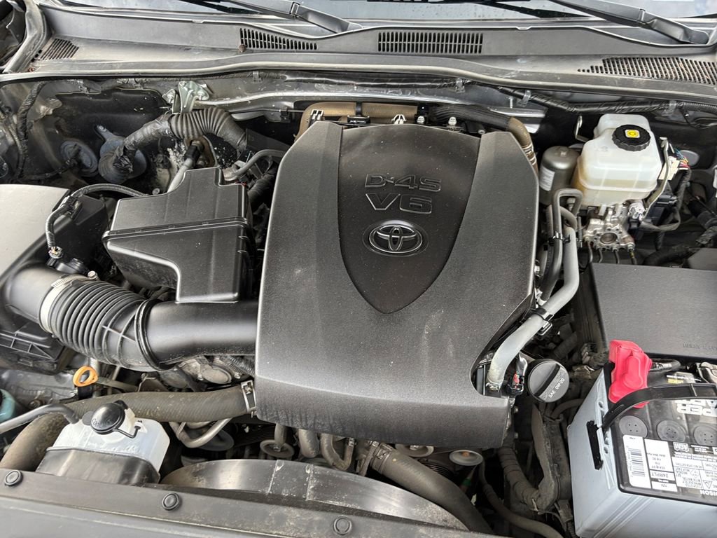 Used 2020 Toyota Tacoma TRD Off-Road w/ Blackout Package AWD/4WD image 30