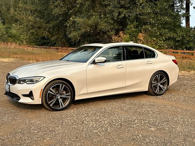 Used 2021 BMW 330i xDrive Sedan w/ Premium Package AWD/4WD image 5