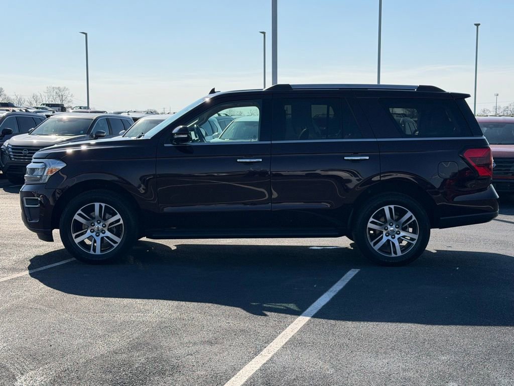 Used 2024 Ford Expedition Limited image 8