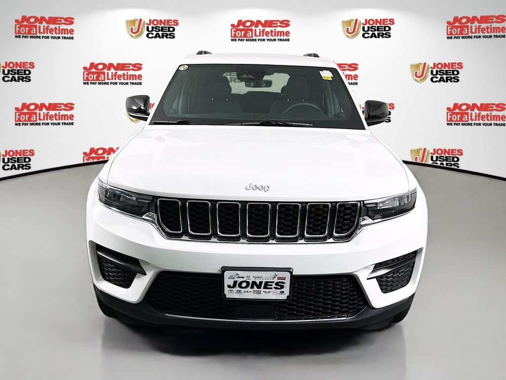 Used 2025 Jeep Grand Cherokee Laredo X AWD/4WD image 13