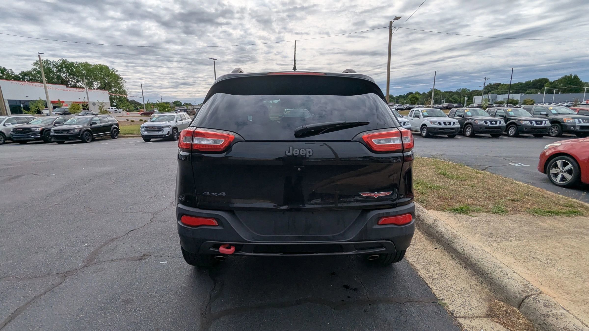 Used 2016 Jeep Cherokee Trailhawk w/ Comfort/Convenience Group AWD/4WD image 6