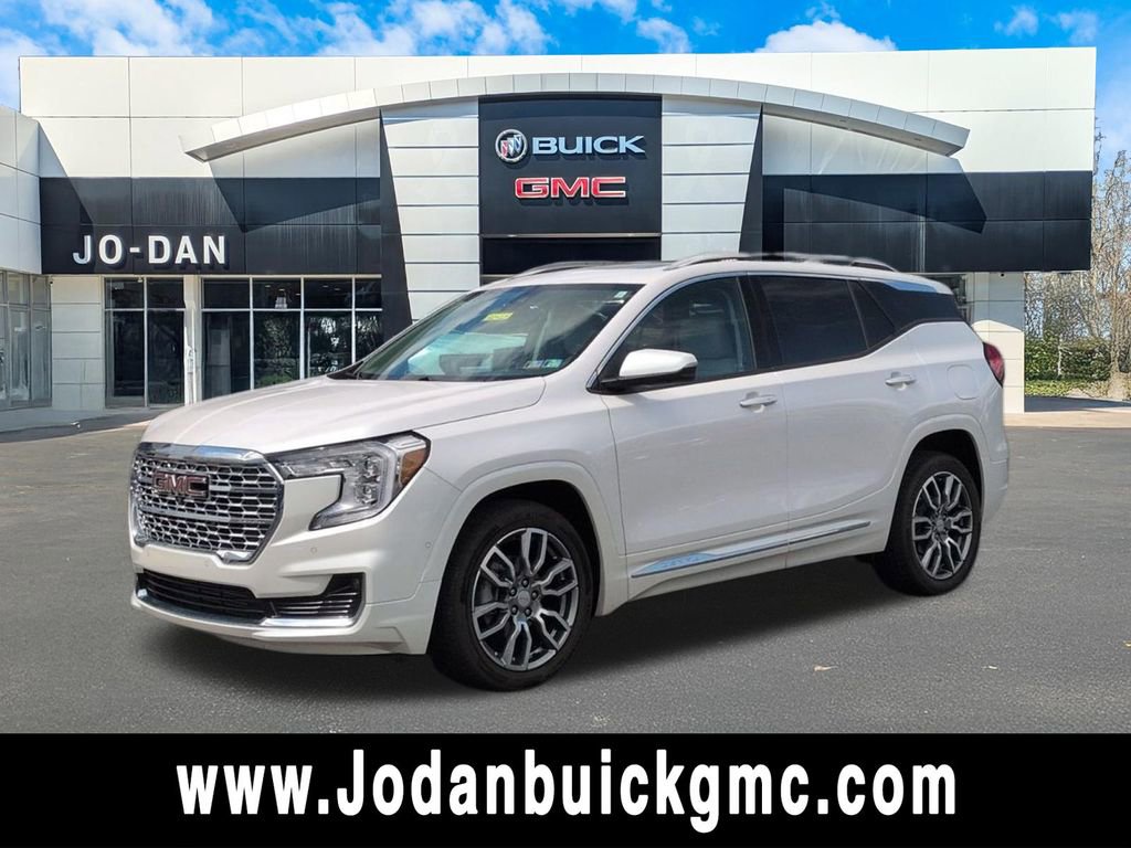 Used 2022 GMC Terrain Denali w/ Denali Premium Package