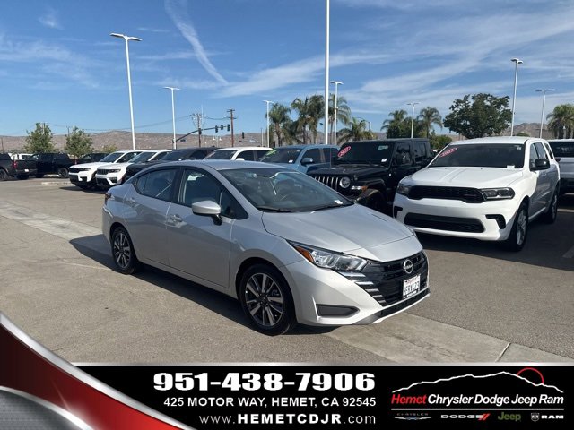 Used 2023 Nissan Versa SV image 1