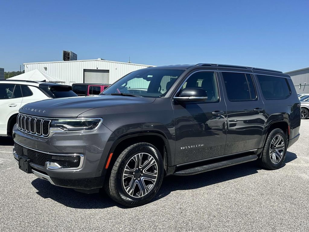 Used 2024 Jeep Wagoneer L Series II w/ Flexible Seating Group AWD/4WD image 4
