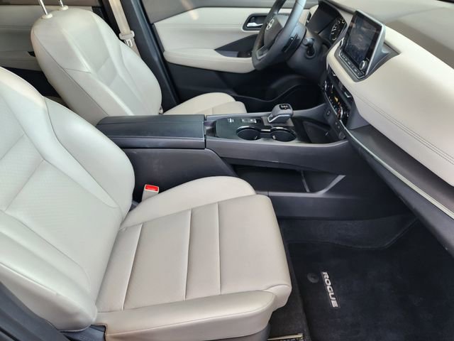 Used 2025 Nissan Rogue SV w/ SV Premium Package FWD image 10