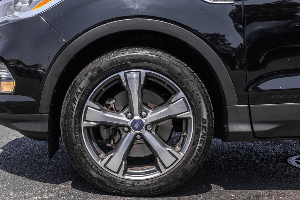 Used 2017 Ford Escape SE w/ Equipment Group 201A AWD/4WD image 37
