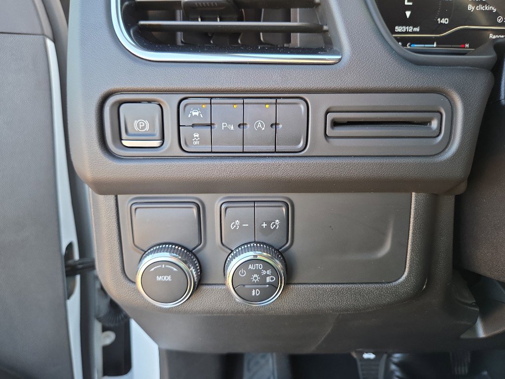 Used 2024 GMC Yukon XL SLT image 16