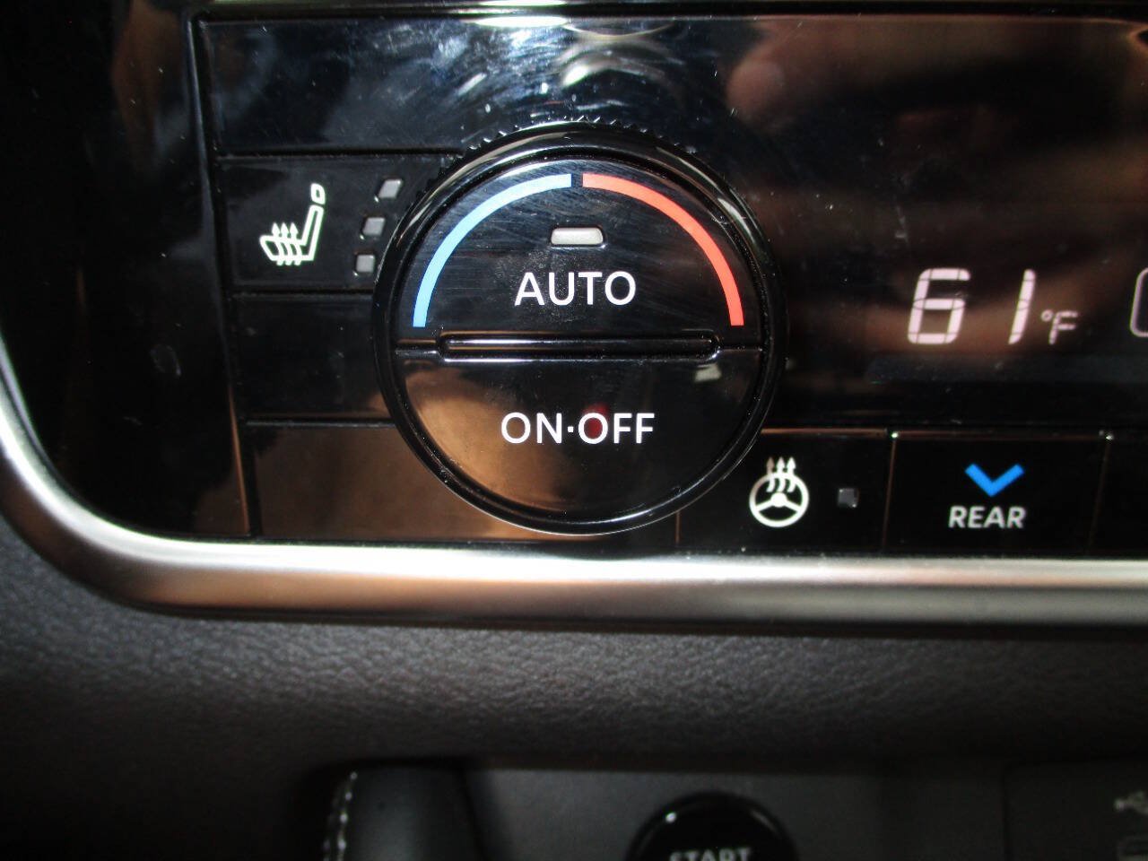 Used 2024 Nissan Rogue Platinum w/ Platinum Premium Package FWD image 15