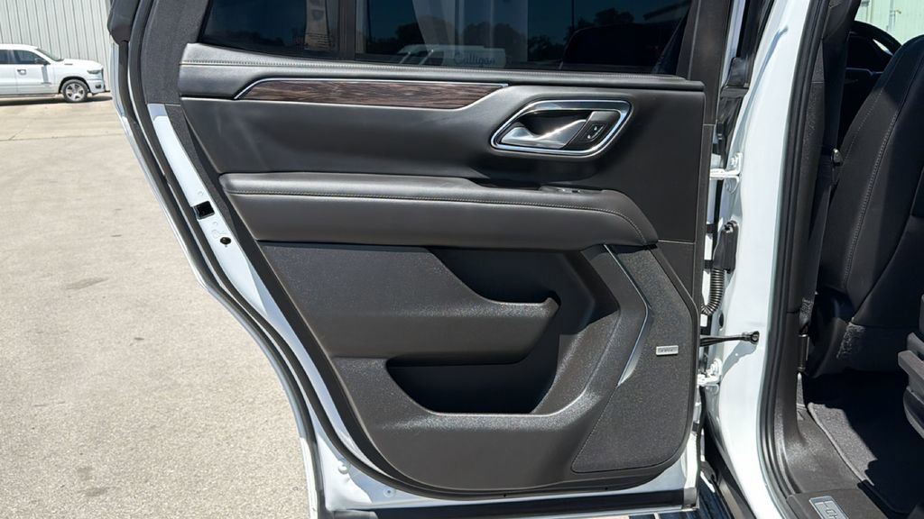 Used 2022 Chevrolet Tahoe LT w/ Luxury Package image 25