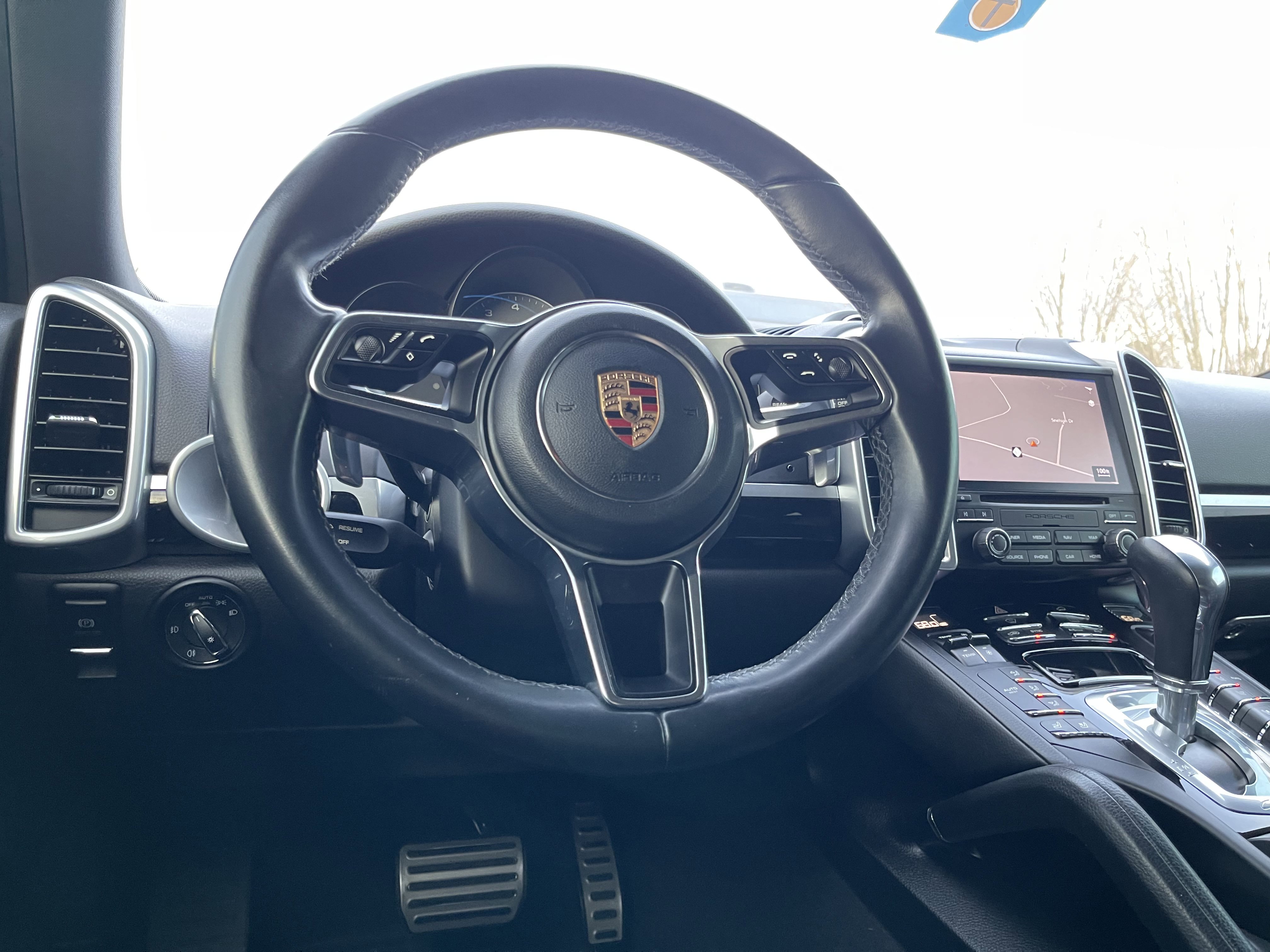 Used 2018 Porsche Cayenne S Platinum image 22