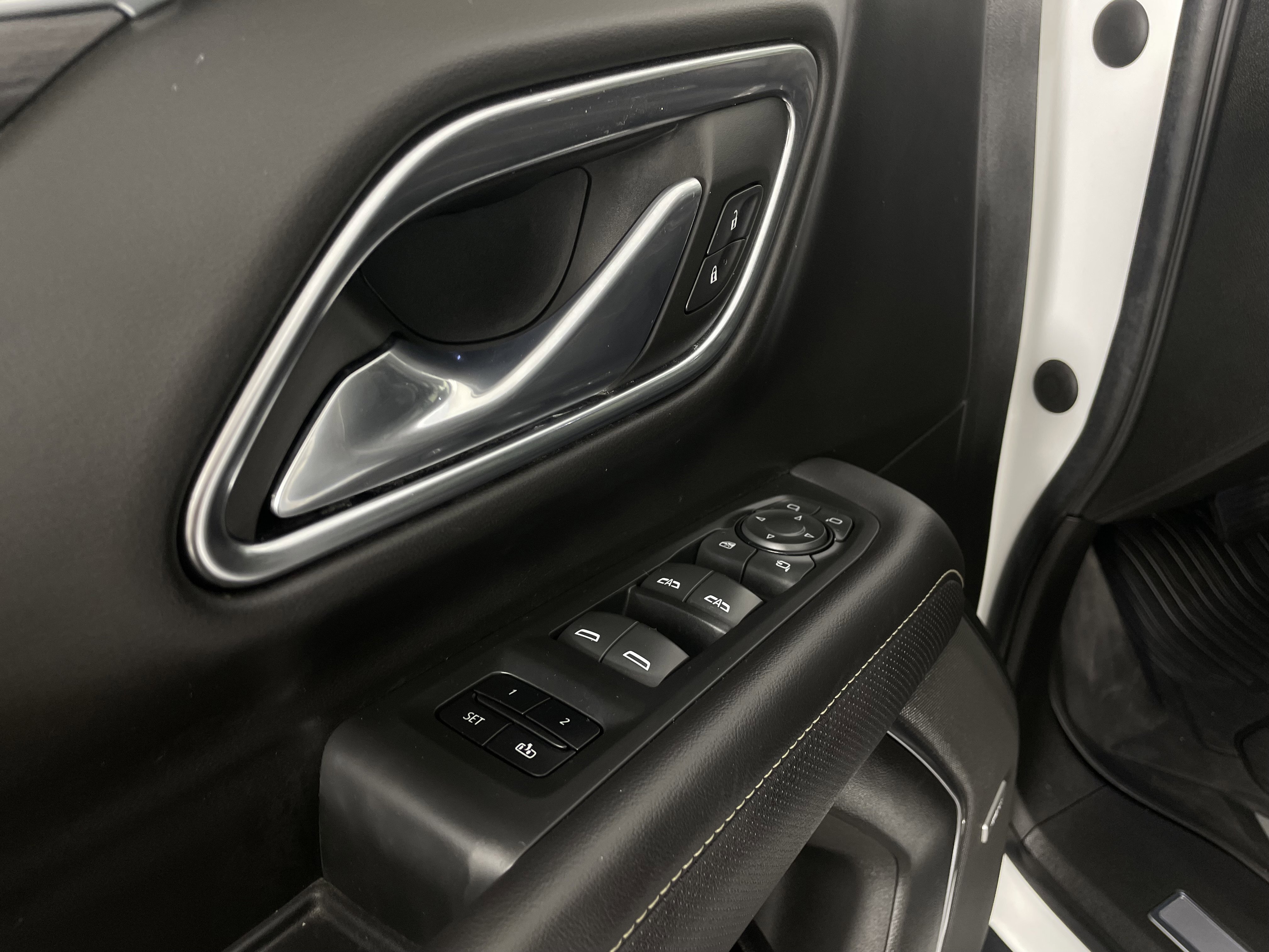 Used 2022 GMC Yukon SLT w/ SLT Luxury Package image 13