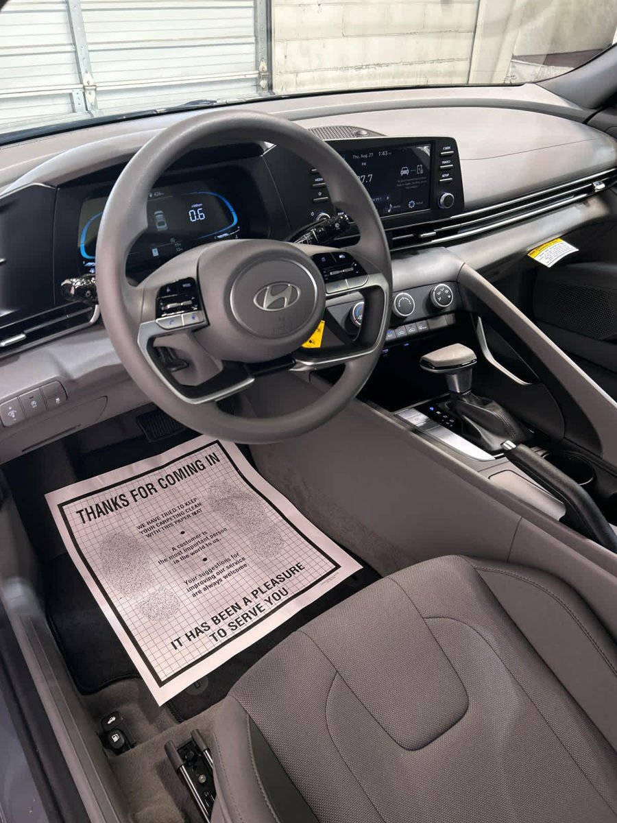New 2026 Hyundai Elantra SE FWD image 9