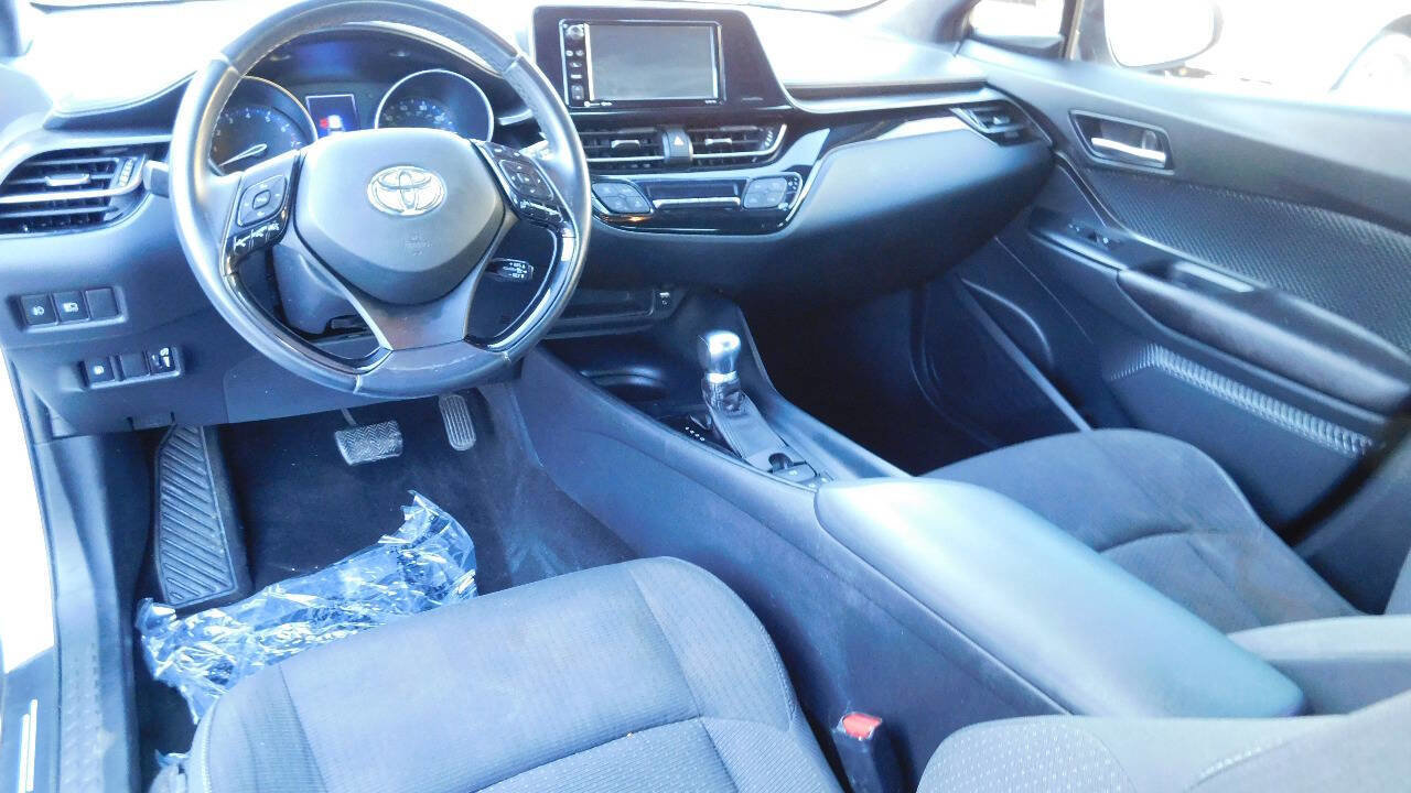 Used 2018 Toyota C-HR XLE image 24
