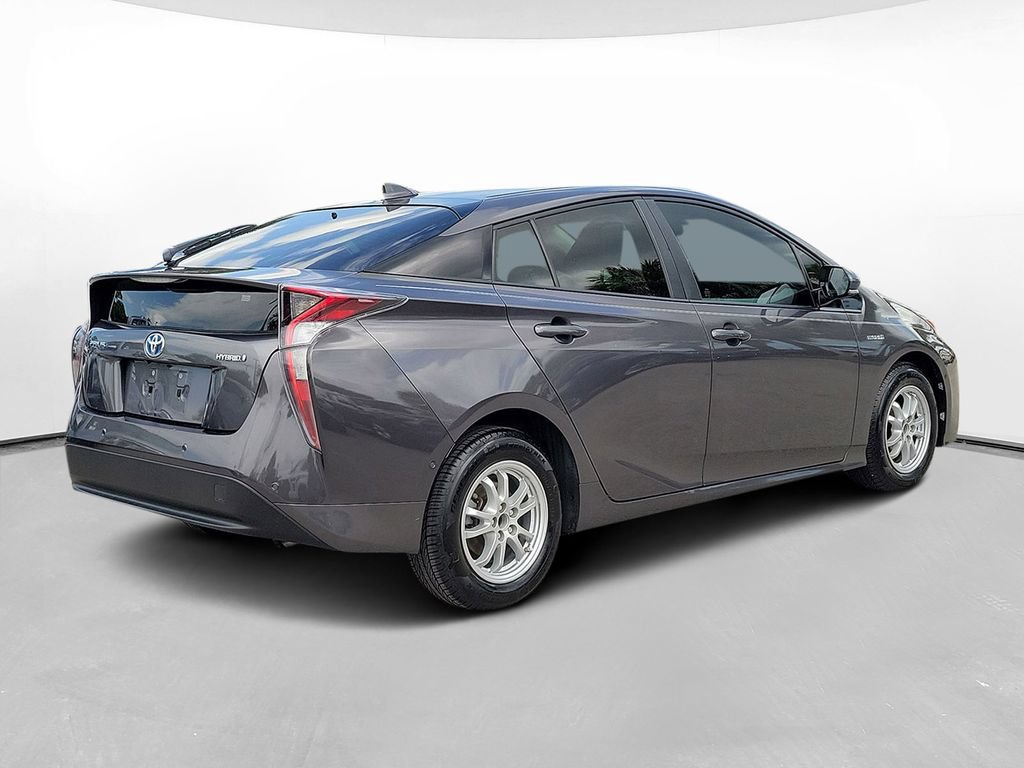 Used 2017 Toyota Prius Four FWD image 4