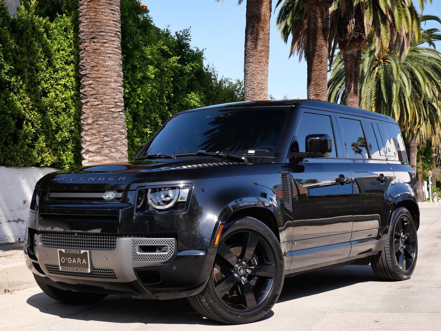 Used 2024 Land Rover Defender 110 V8 image 3