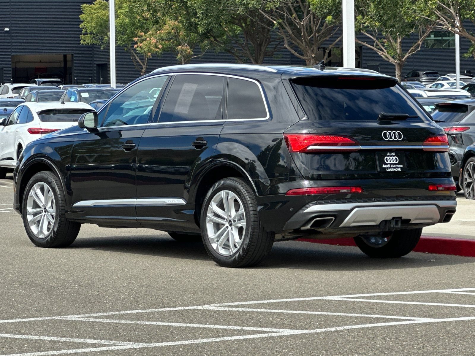 Used 2025 Audi Q7 3.0T Premium Plus w/ Premium Plus Package AWD/4WD image 4