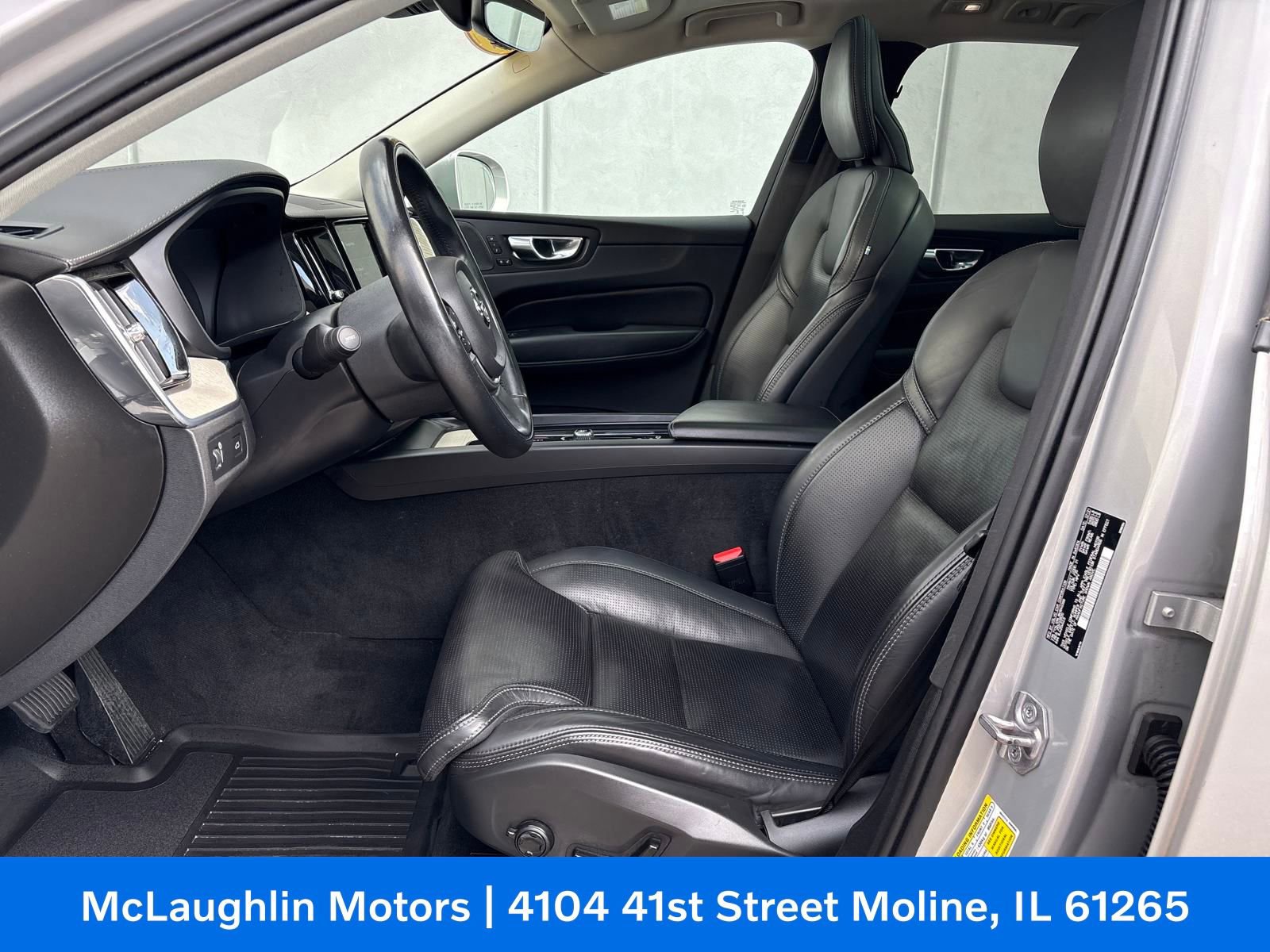 Certified 2022 Volvo XC60 B5 Inscription w/ Climate Package image 9