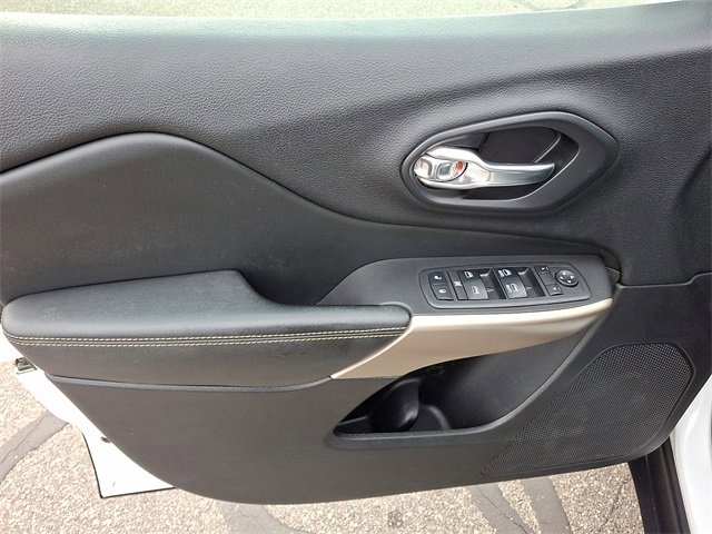 Used 2018 Jeep Cherokee Limited image 9