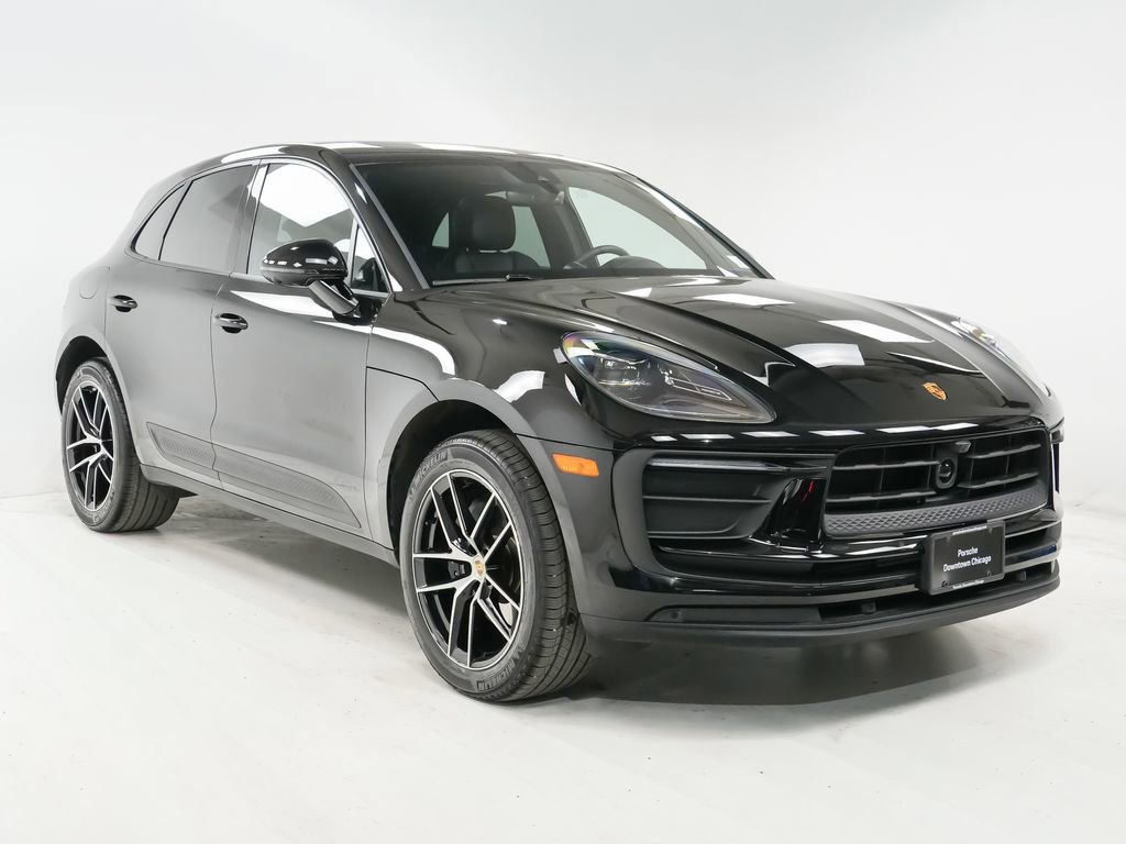Certified 2026 Porsche Macan AWD/4WD image 8
