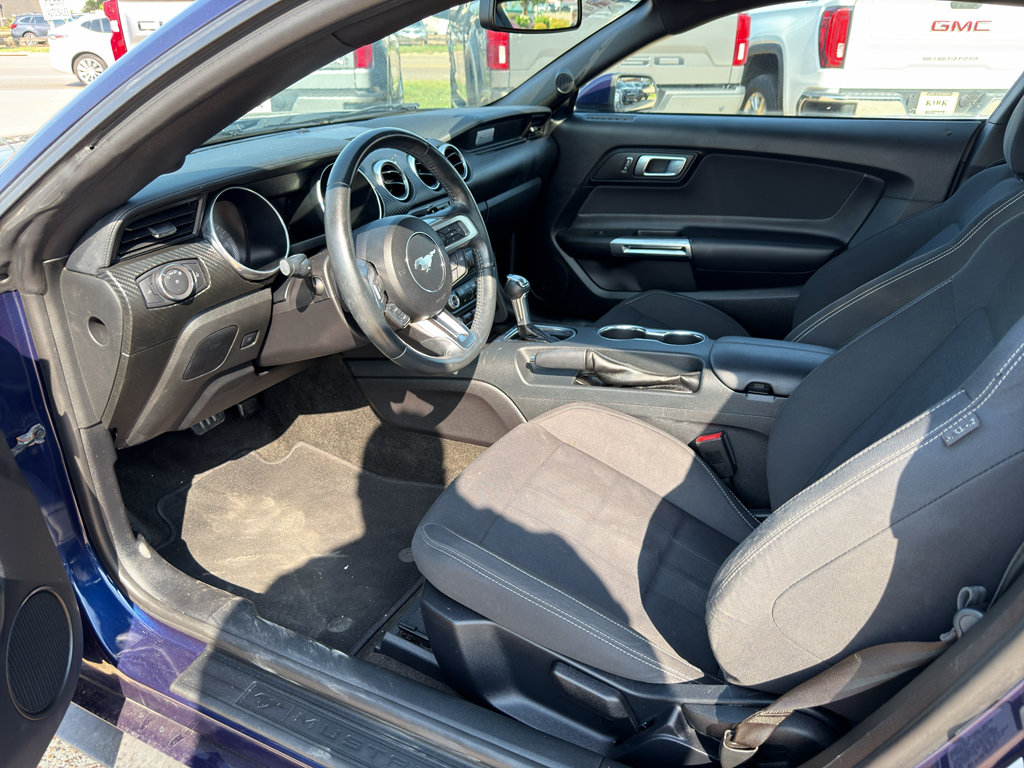Used 2018 Ford Mustang Coupe RWD image 28