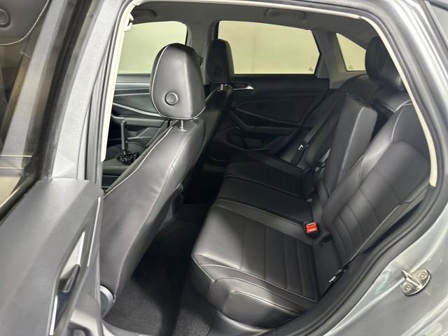 Used 2022 Volkswagen Jetta SE image 25