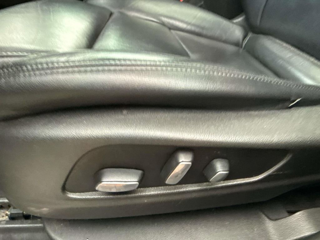 Used 2017 Cadillac XT5 Luxury w/ Driver Awareness Package FWD image 15