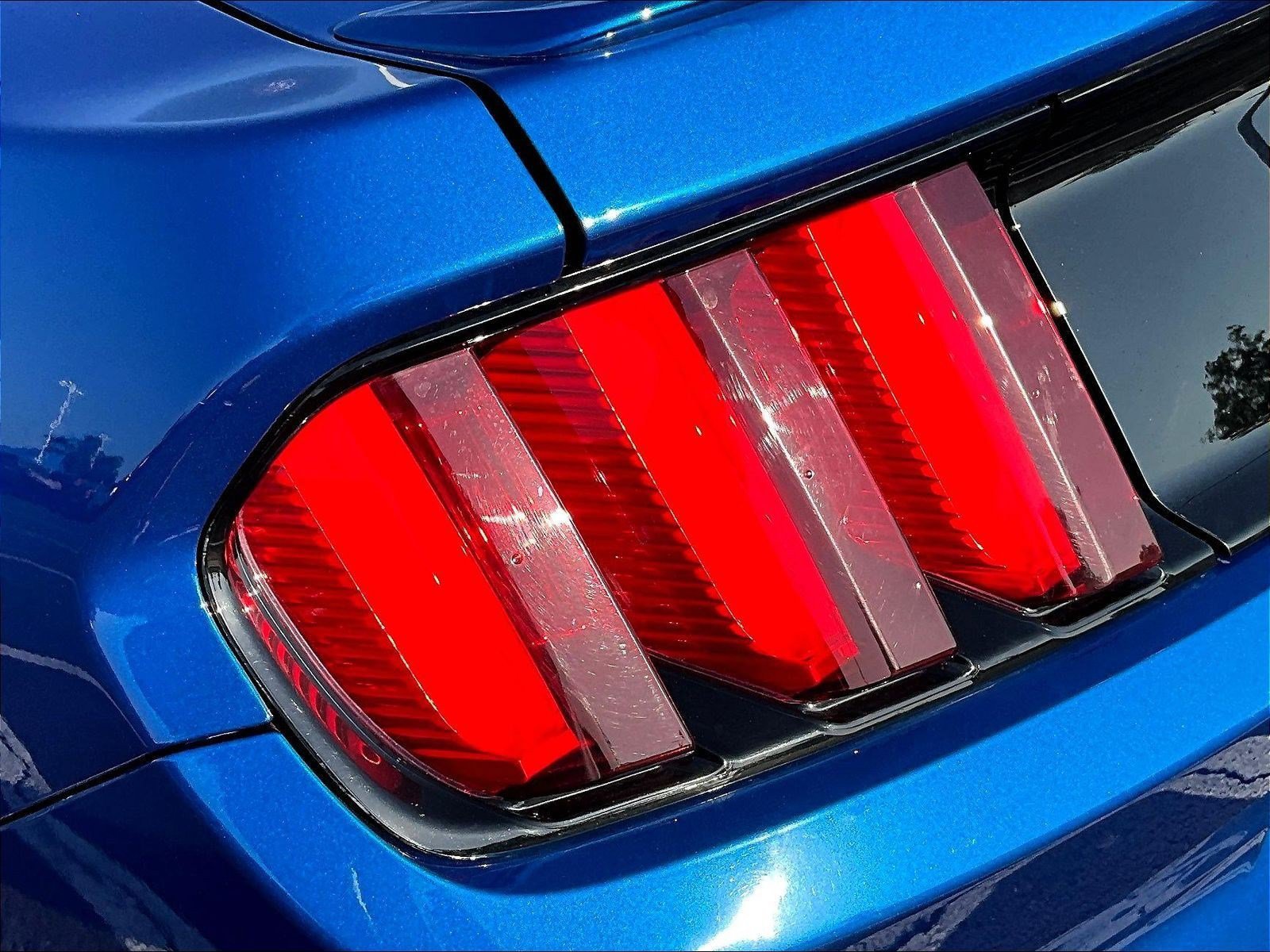 Used 2017 Ford Mustang Premium RWD image 22