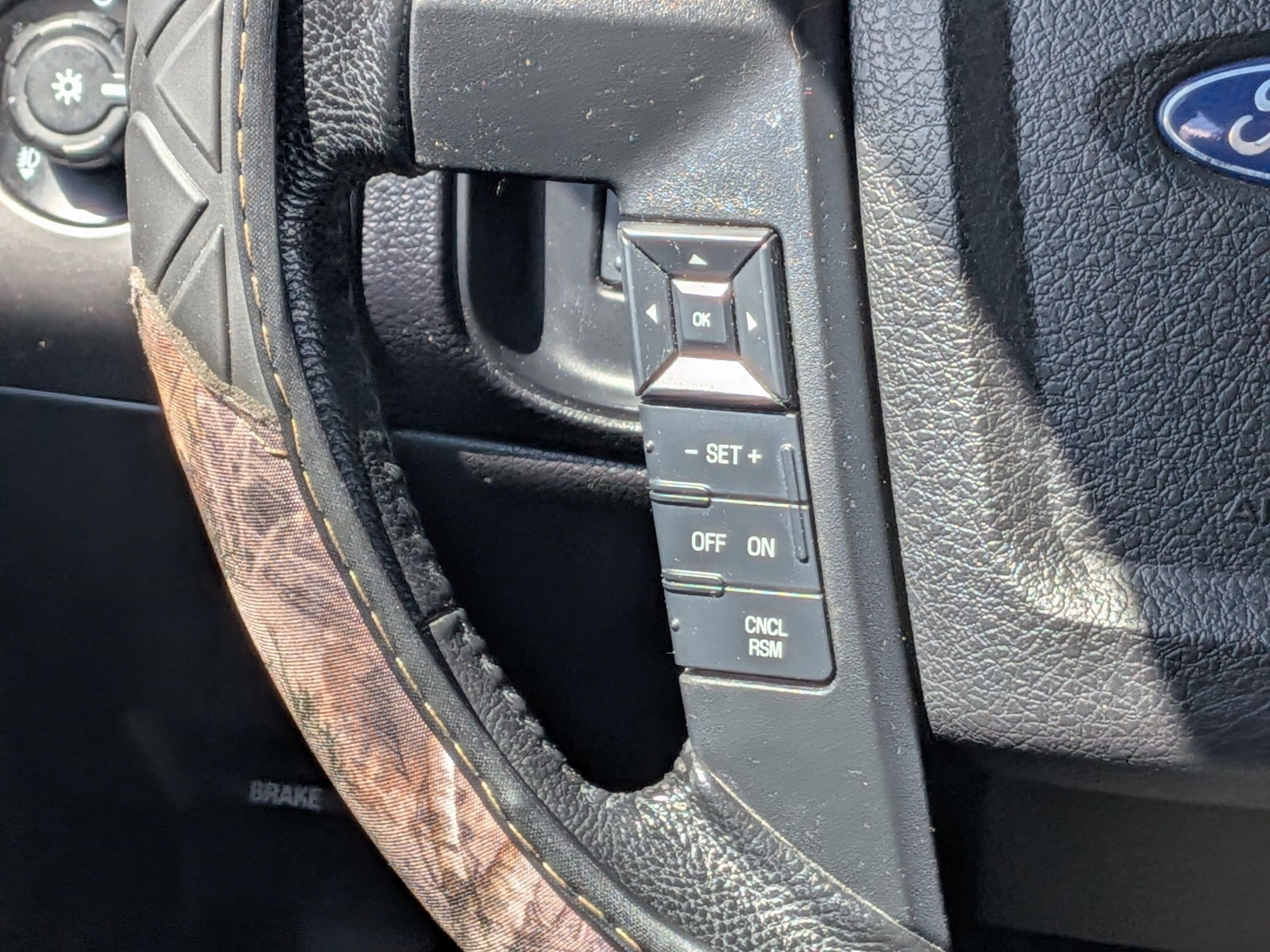 Used 2017 Ford Expedition XLT w/ Equipment Group 201A AWD/4WD image 18