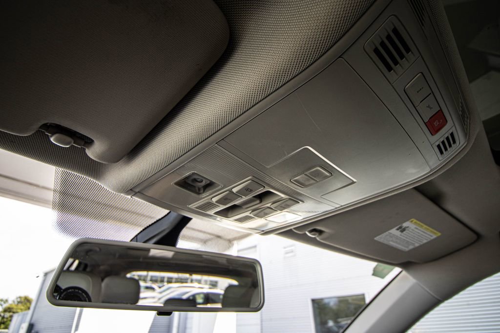 Used 2018 Volkswagen Tiguan S AWD/4WD image 30