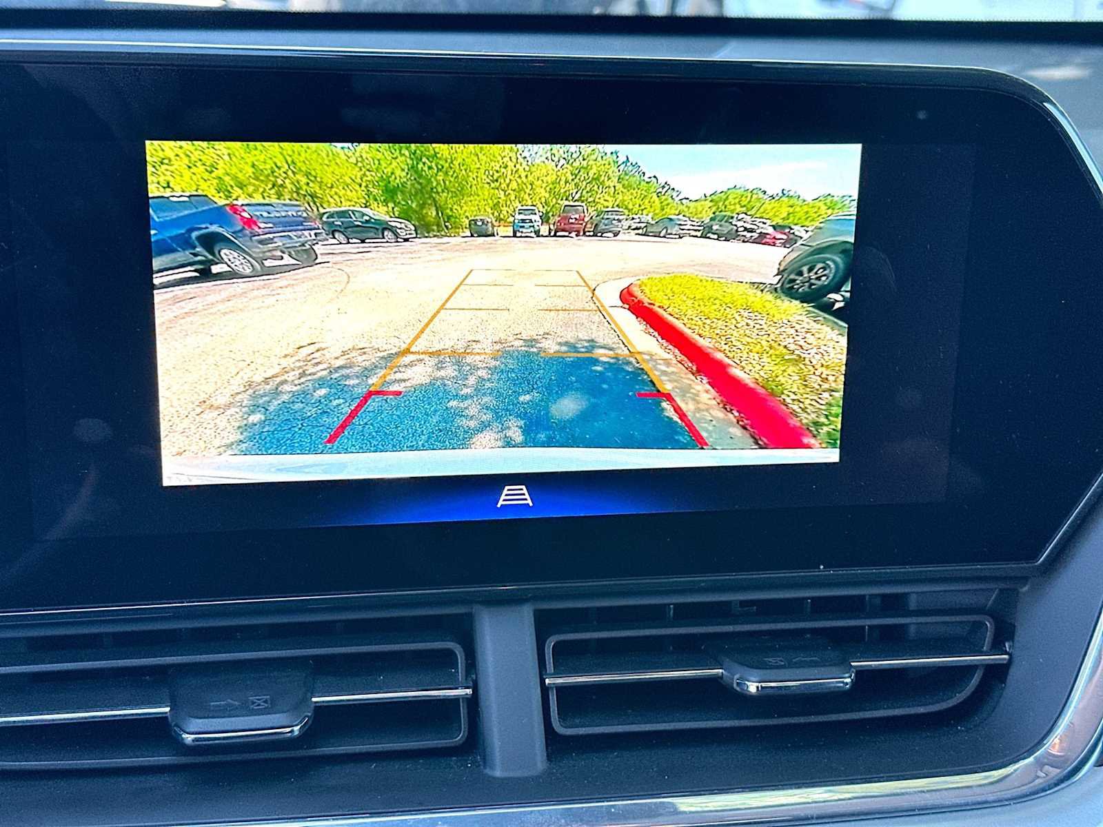 Used 2025 Chevrolet Trax LT w/ LT Convenience Package image 20