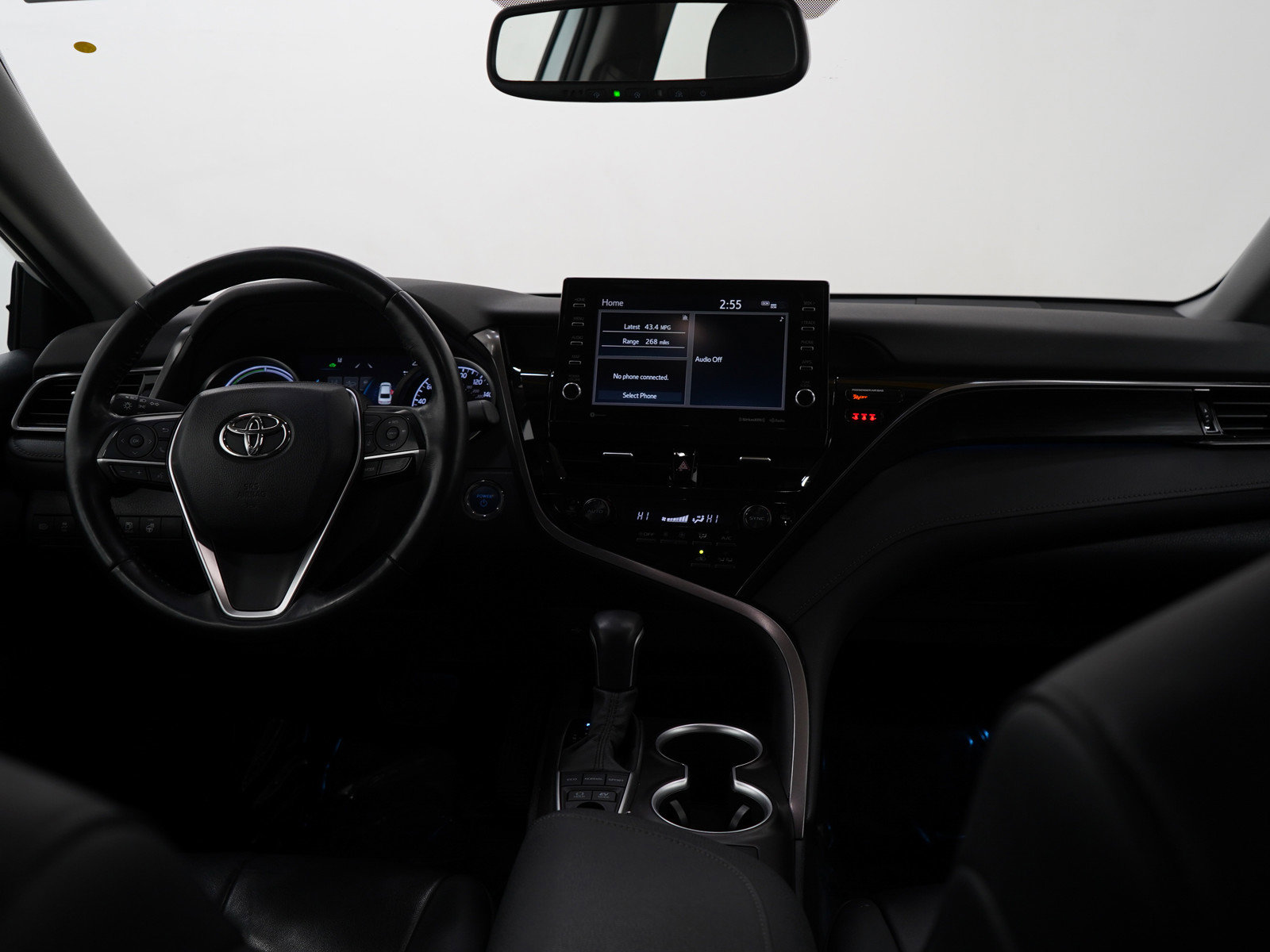 Used 2022 Toyota Camry XLE image 11