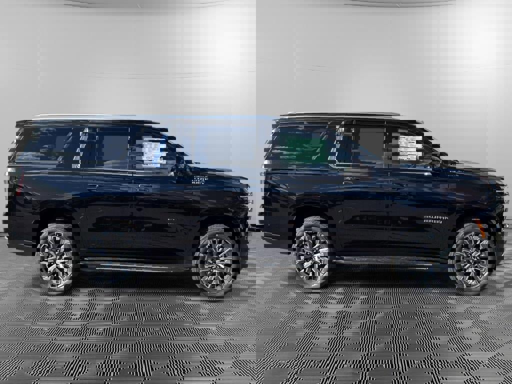 New 2026 Chevrolet Suburban High Country image 8