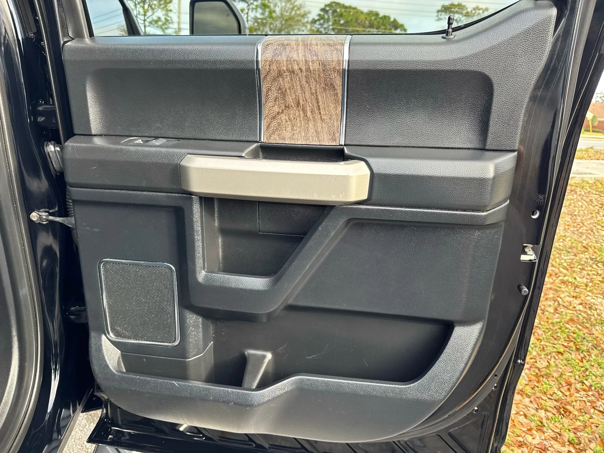 Used 2017 Ford F250 Lariat w/ Lariat Value Package image 25