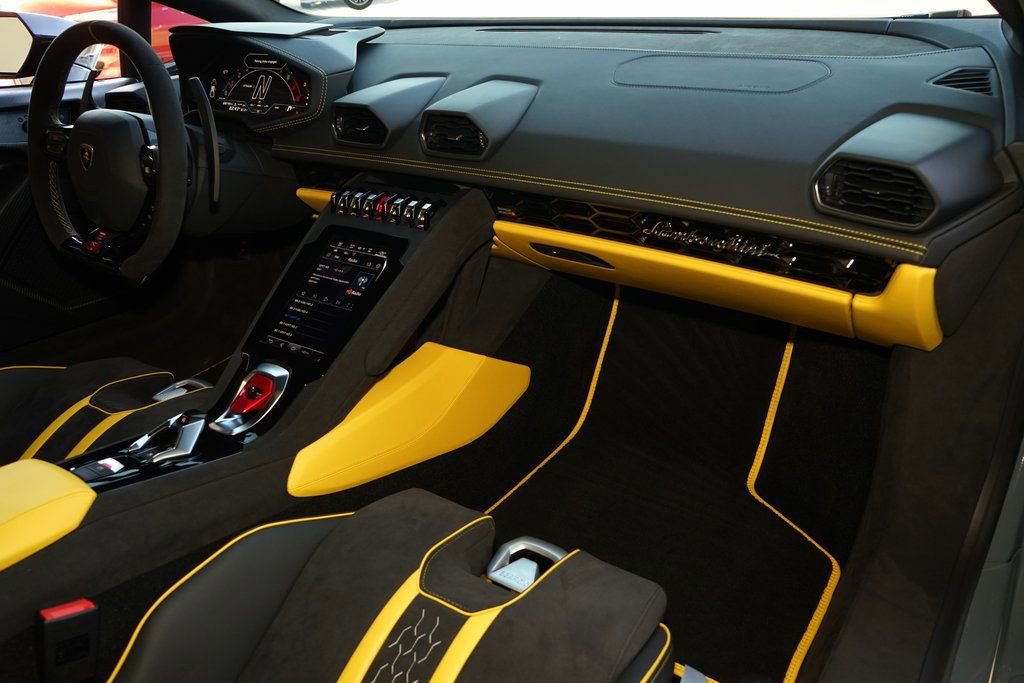 Used 2024 Lamborghini Huracan Tecnica image 14
