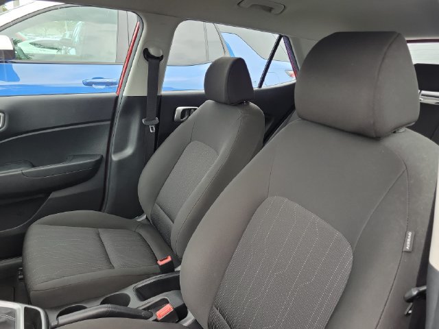 Used 2022 Hyundai Venue SE FWD image 8