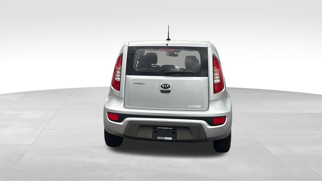 Used 2013 Kia Soul FWD image 6