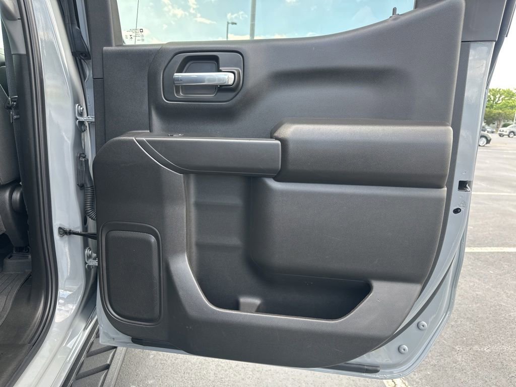 Used 2025 Chevrolet Silverado 1500 Custom Trail Boss w/ LPO, Dark Essentials Package AWD/4WD image 11