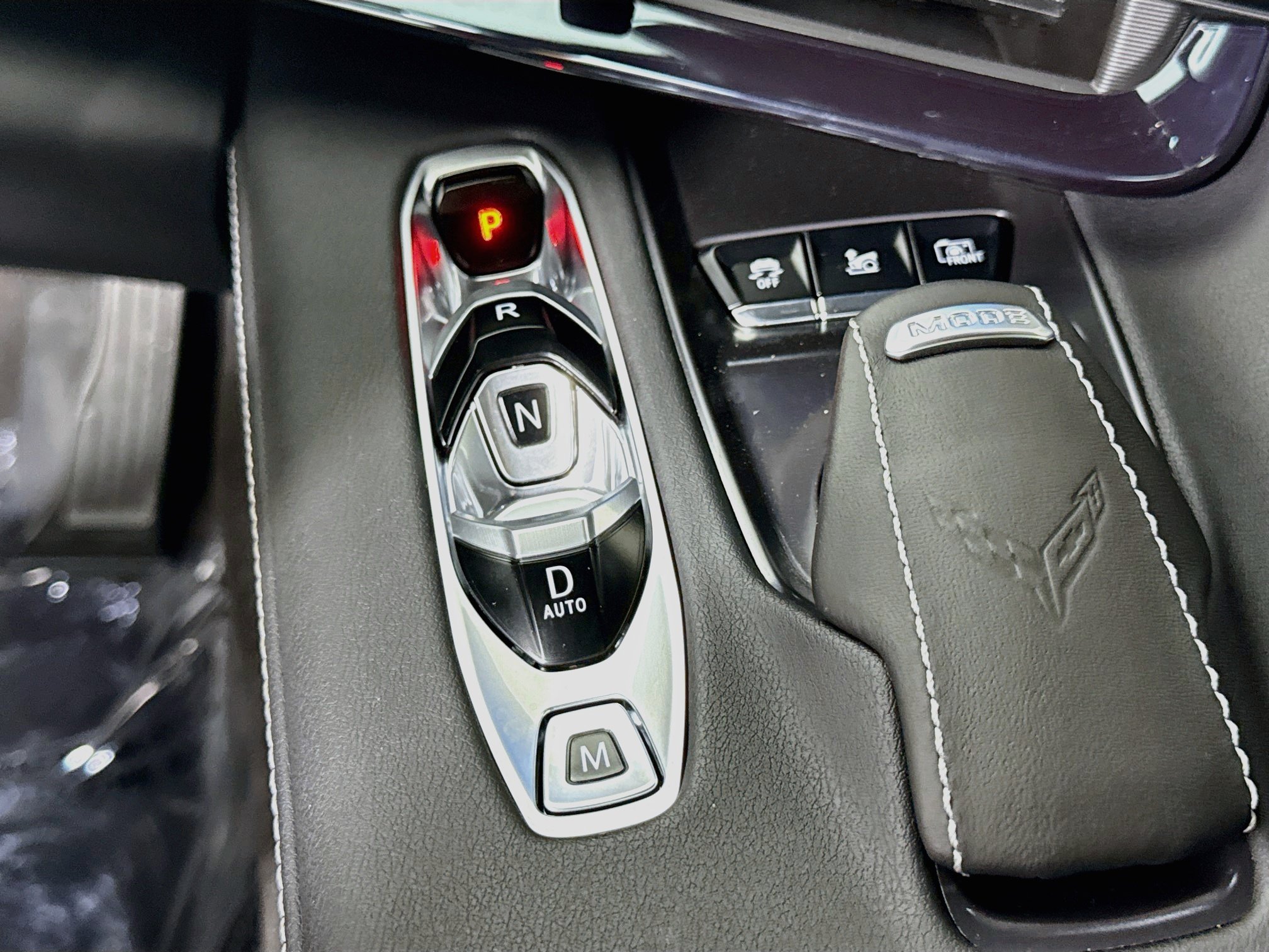 Used 2024 Chevrolet Corvette Stingray Preferred Cpe w/ Z51 Performance Package RWD image 18