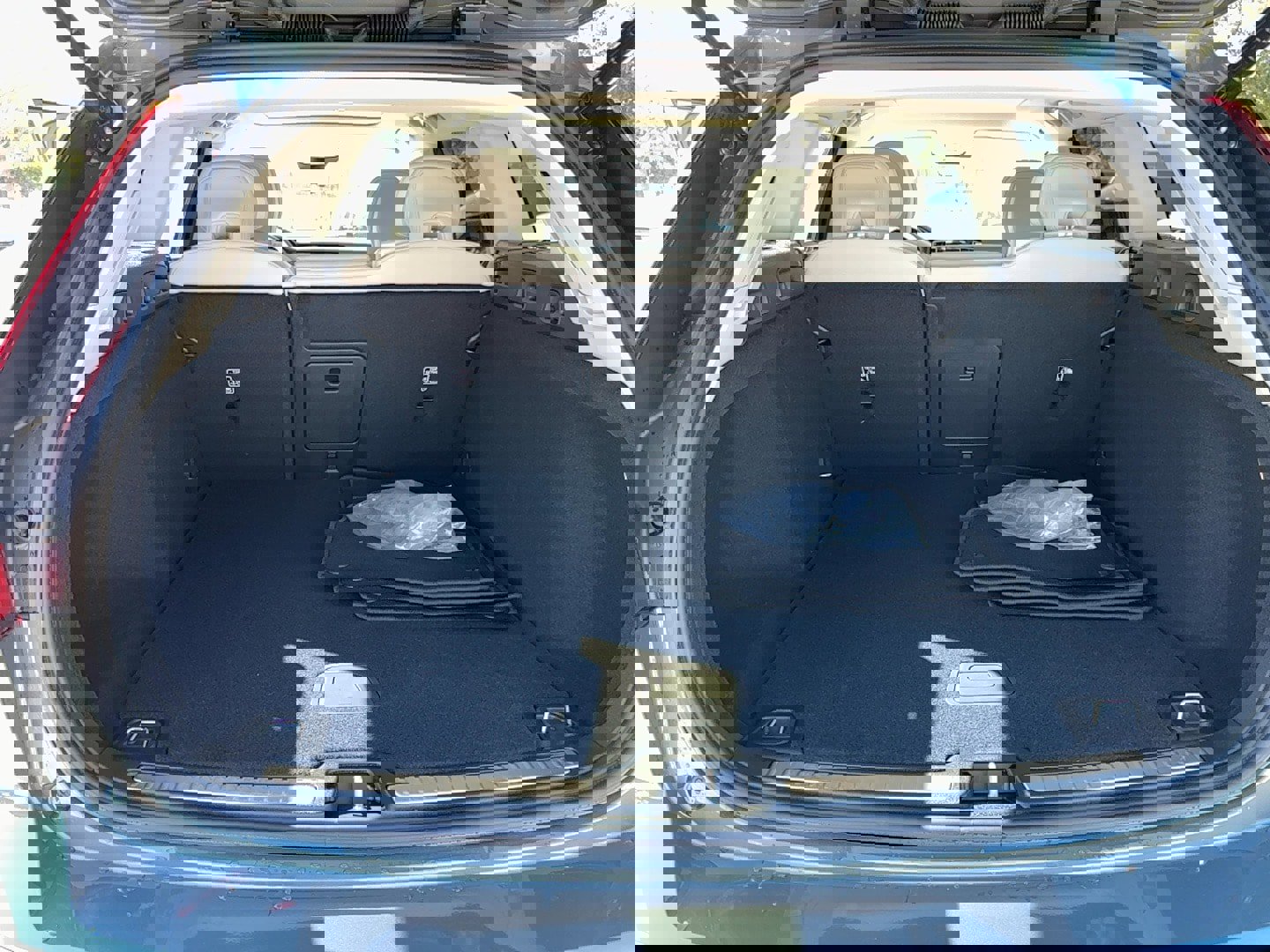 New 2026 Volvo V60 B5 Cross Country Plus w/ Climate Package image 25