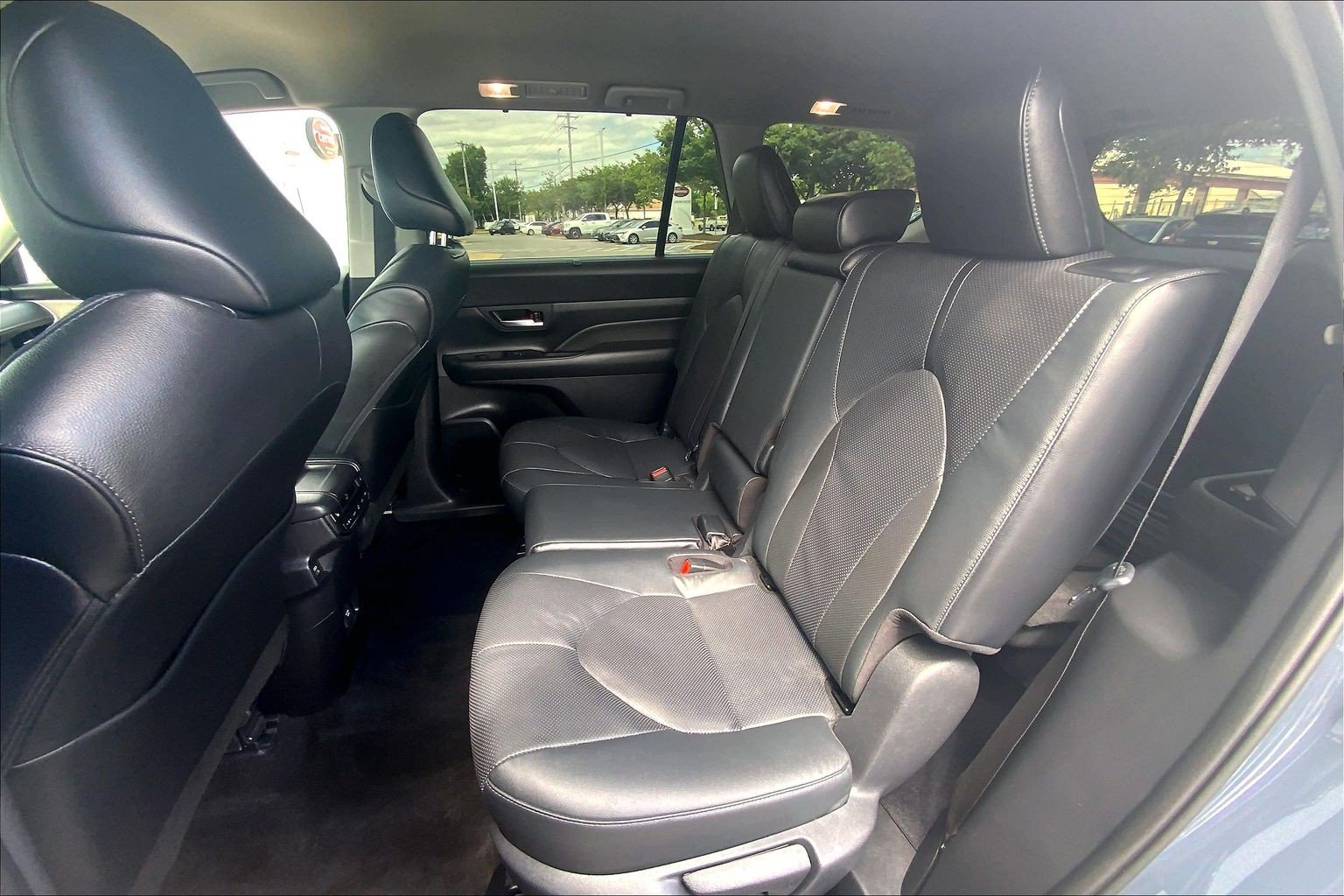 Used 2024 Toyota Grand Highlander AWD image 30