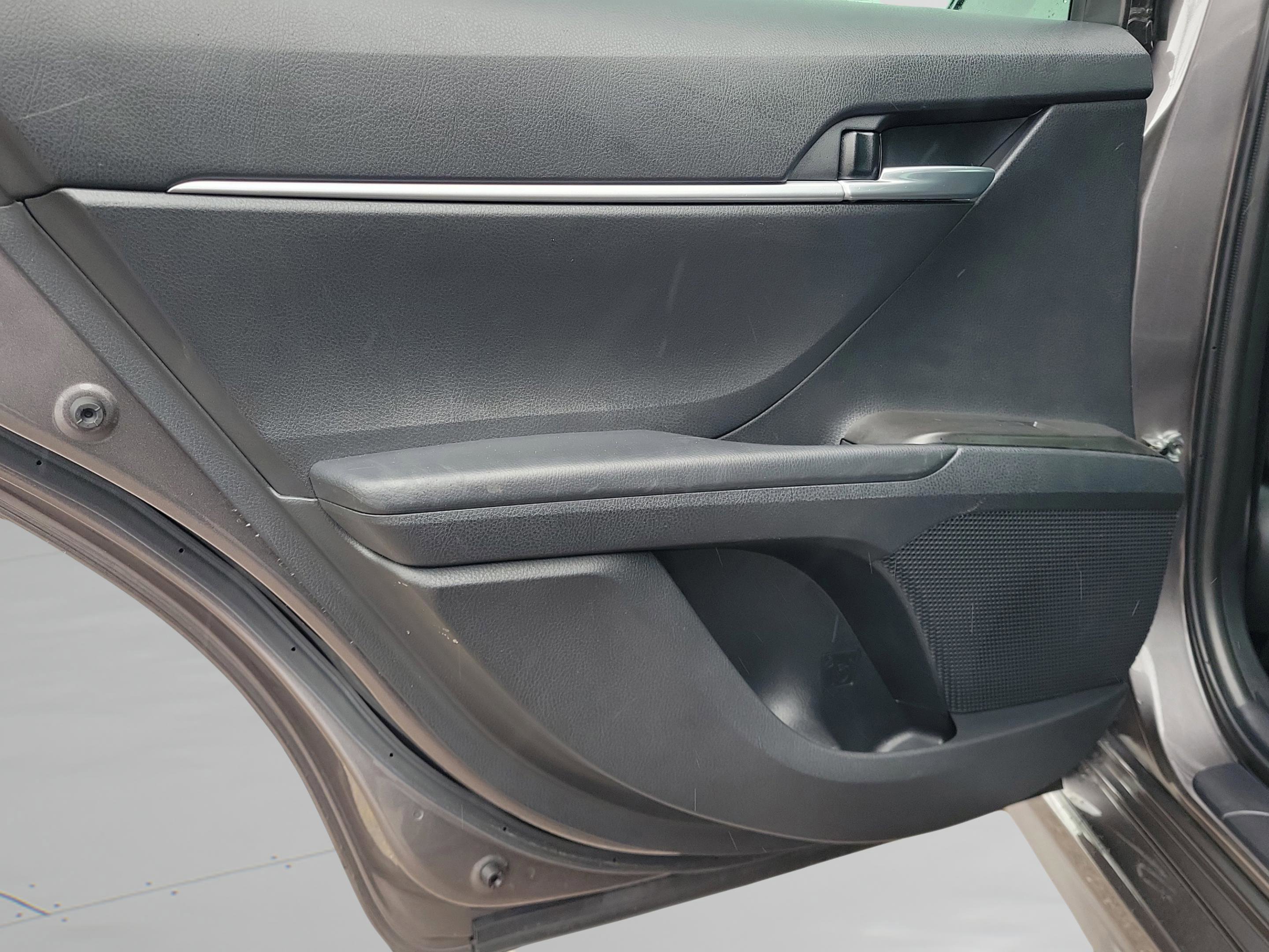 Used 2023 Toyota Camry SE image 28