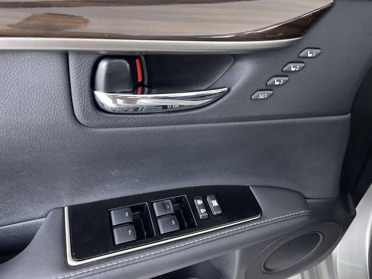 Used 2017 Lexus ES 350 FWD image 11