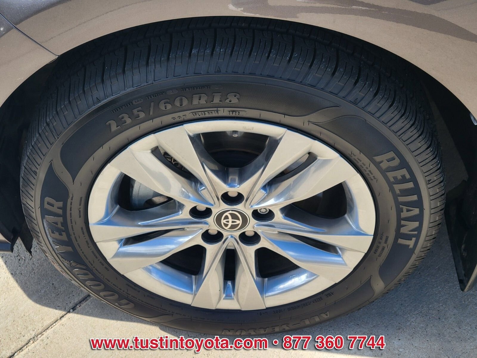 Certified 2023 Toyota Sienna XLE w/ XLE Plus Package FWD image 9