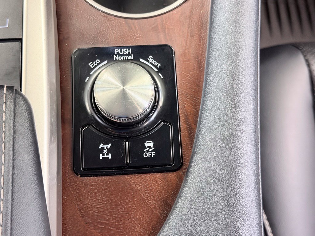 Used 2020 Lexus RX 350L Premium w/ Premium Package AWD/4WD image 58