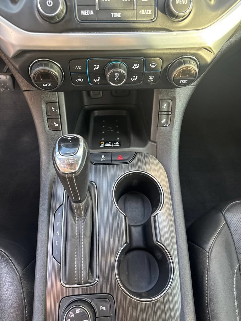 Used 2017 GMC Acadia SLT AWD/4WD image 10