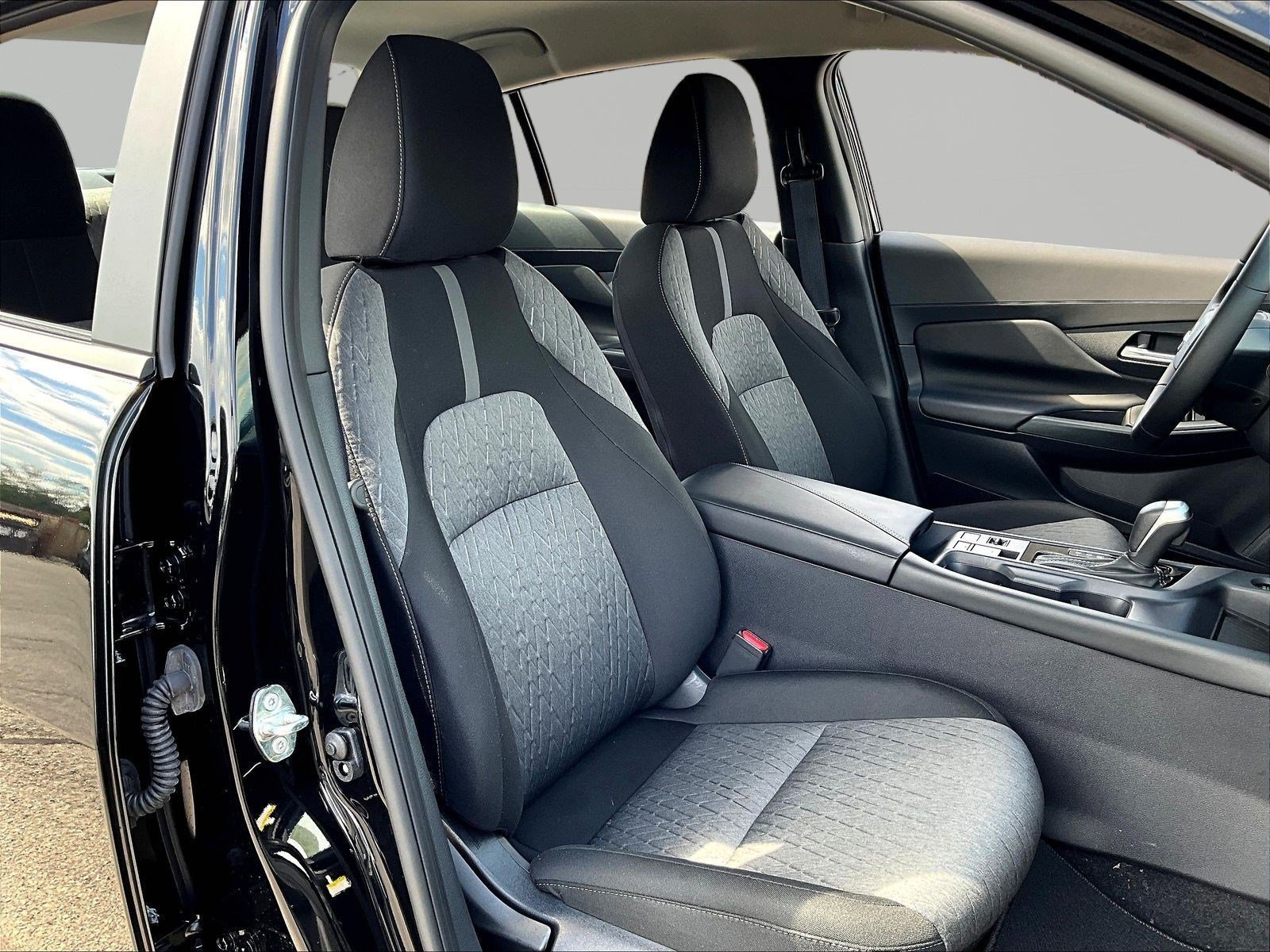 Certified 2026 Nissan Sentra SV w/ SV Convenience Package FWD image 29