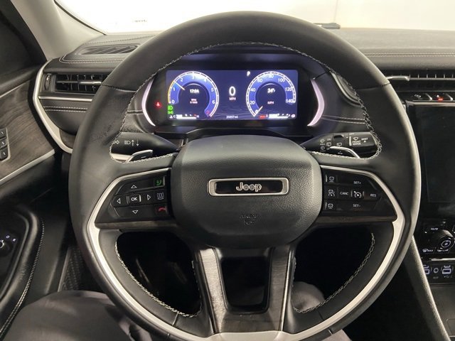 Used 2023 Jeep Grand Cherokee L Limited w/ Luxury Tech Group II image 20