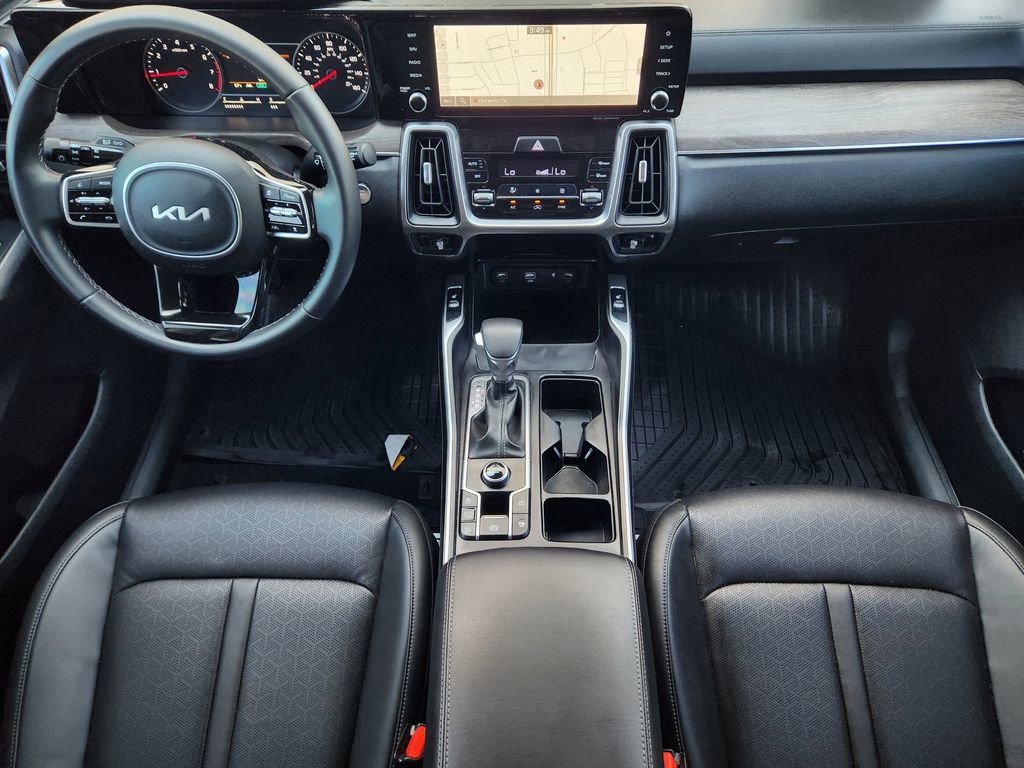 Certified 2023 Kia Sorento EX w/ Panoramic Sunroof Package image 25